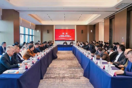 岁末寒冬暖意浓，政企同心谋发展