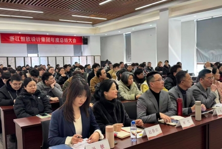 策马扬鞭 逆势破局